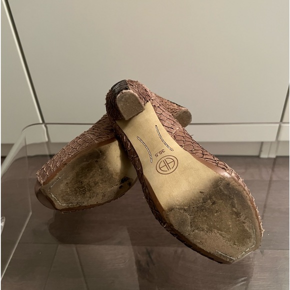 Authentic House of Harlow 1960 python embossed leather heels - Picture 5 of 7